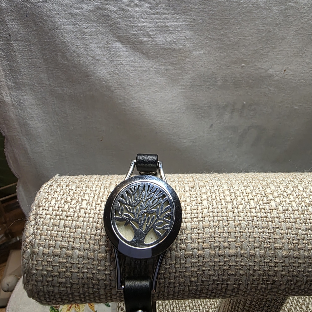 Tree of Life Essential Oil Diffuser Bracelet With 8 Pads